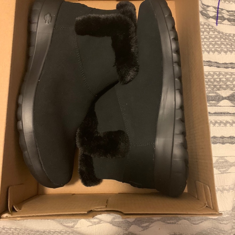 Sketchers Booties. Size 9